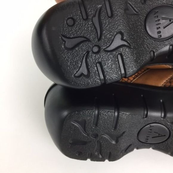 Clarks Womens Tan Brown Leather Heeled Mules Basket Weave Comfort Shoes size 7 - Picture 15 of 16